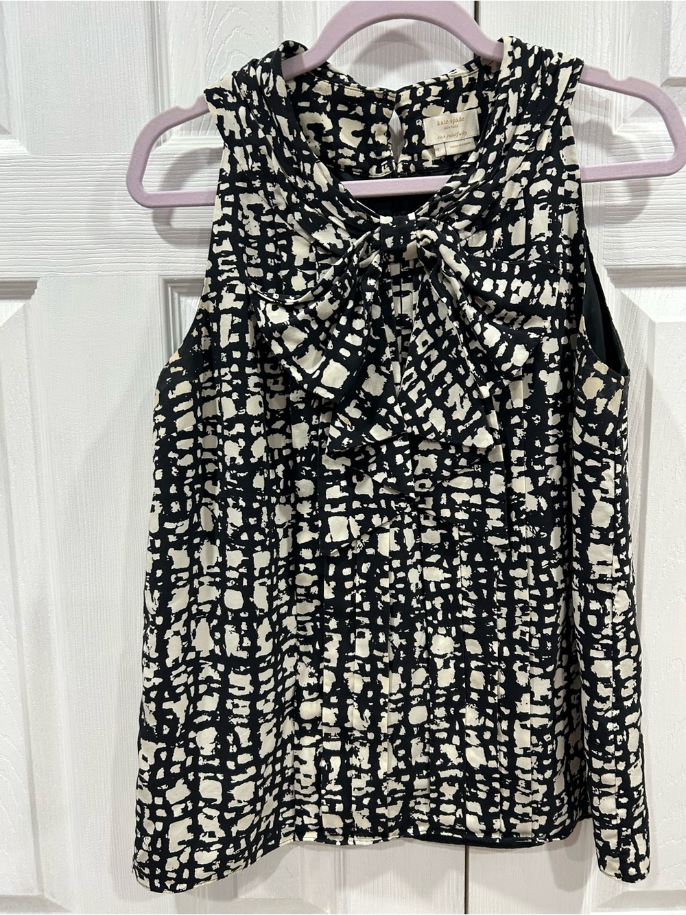kate spade Black and Cream Tie-Neck Sleeveless Camisole